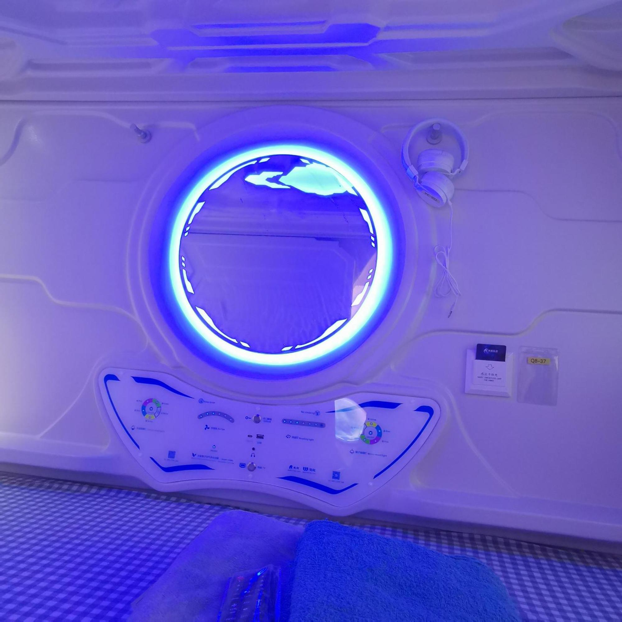 Bunk Bed Female Space capsule Room