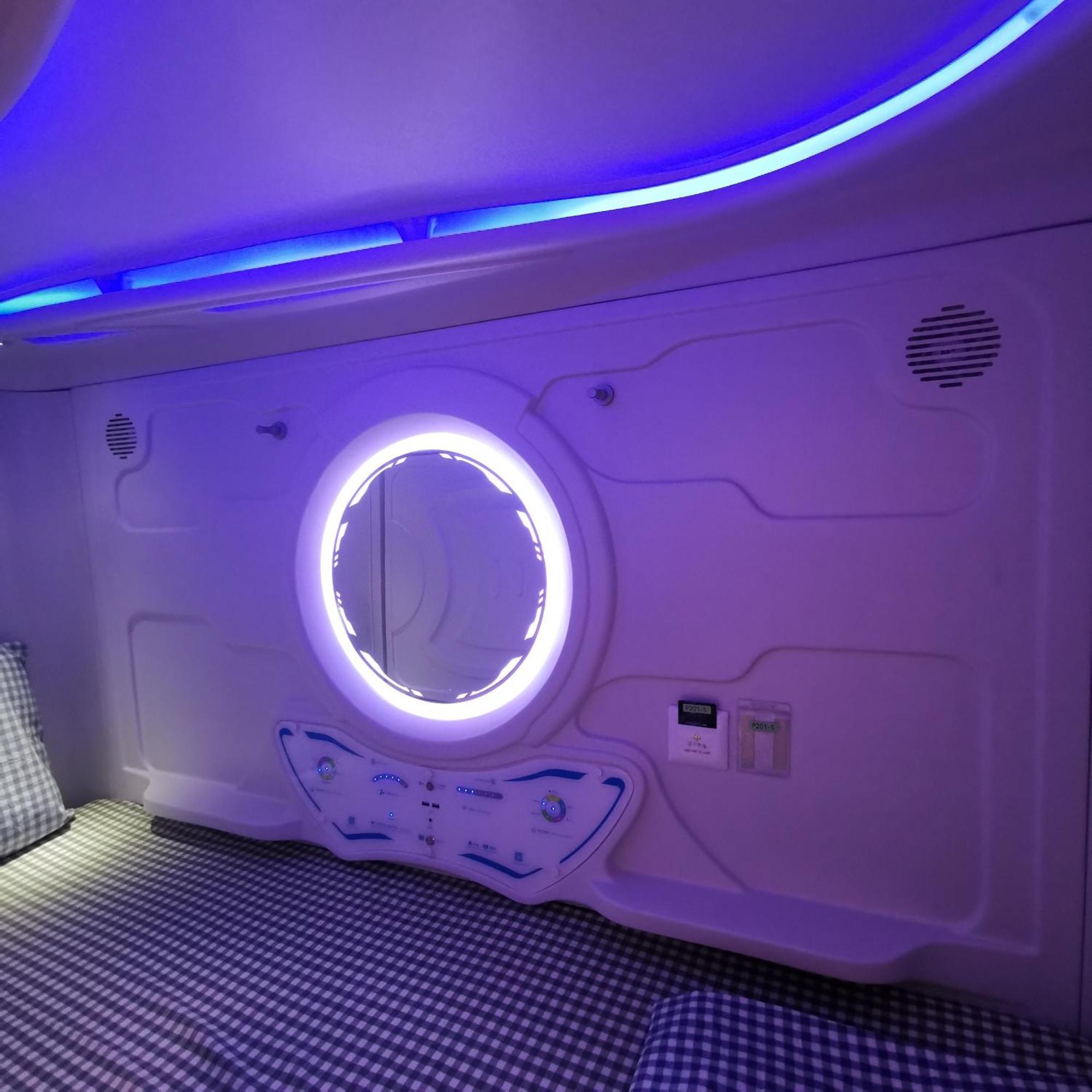 Bunk Bed Female Space capsule Room
