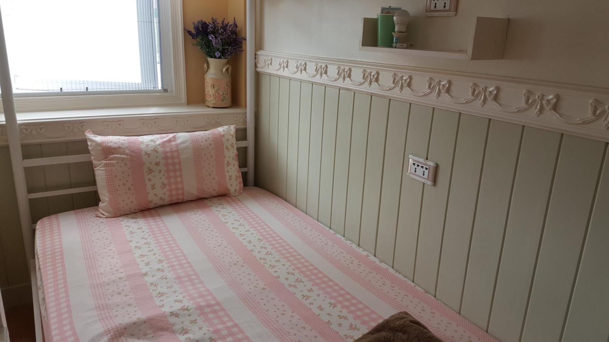 Single Bed Mixed Dormitory Room