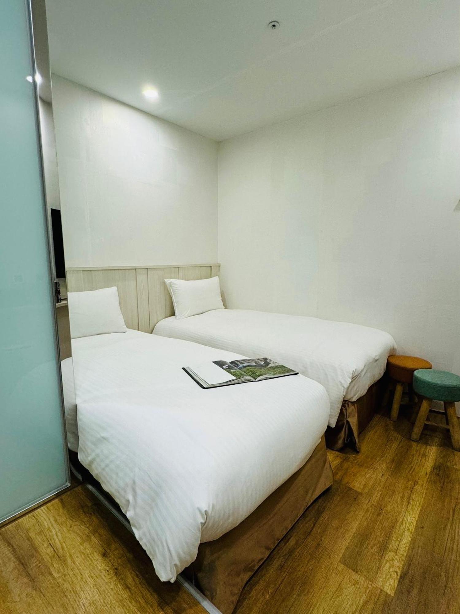 Standard Twin Room No Window