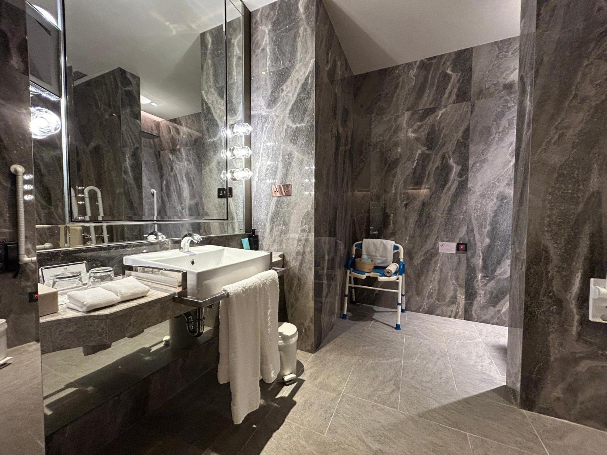 Executive Twin Room Accessible