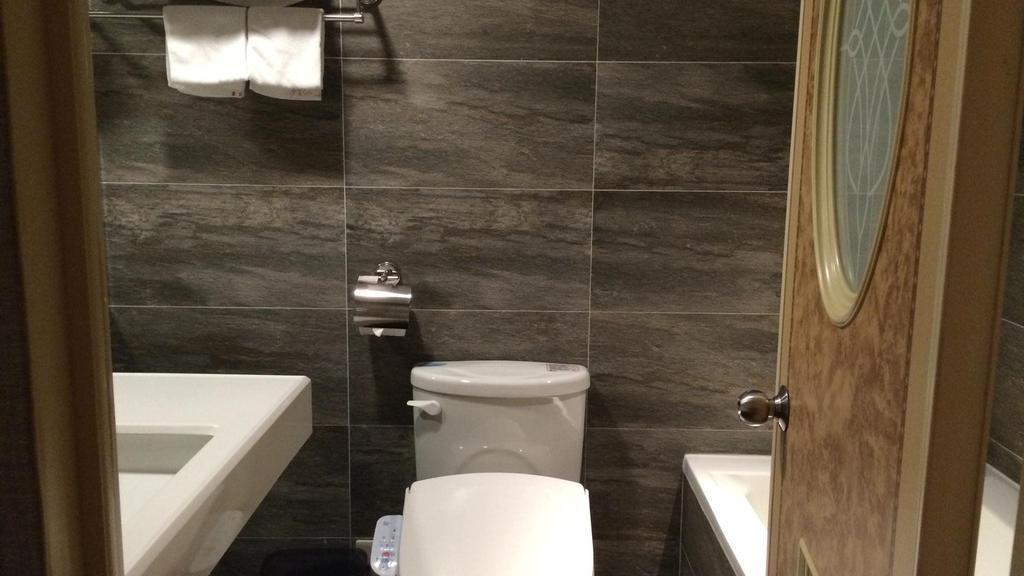 Deluxe Twin Room with 2 People Only