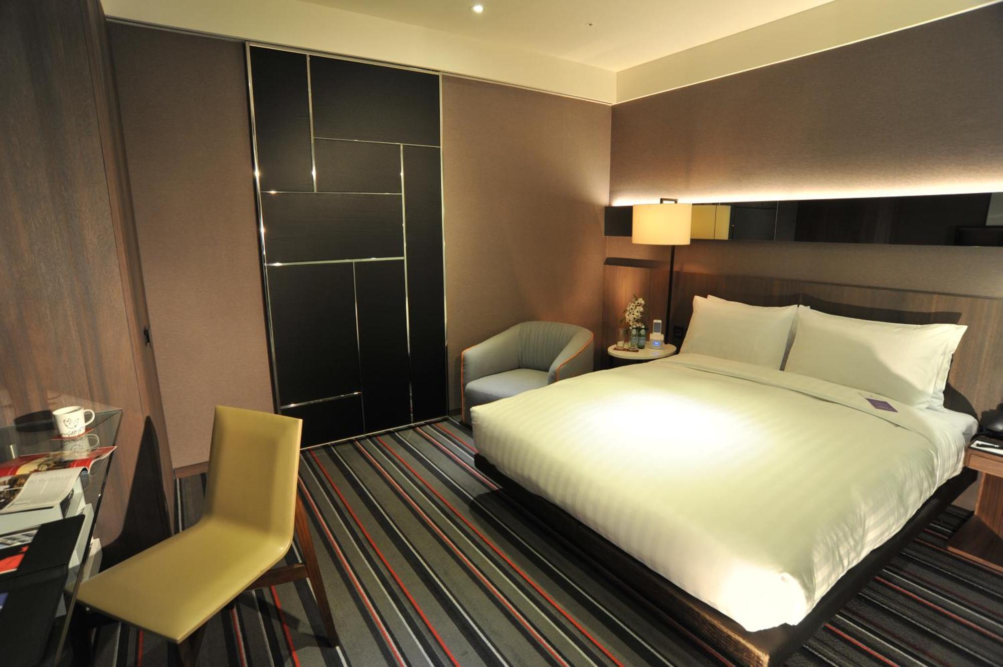Cosy Room No Window