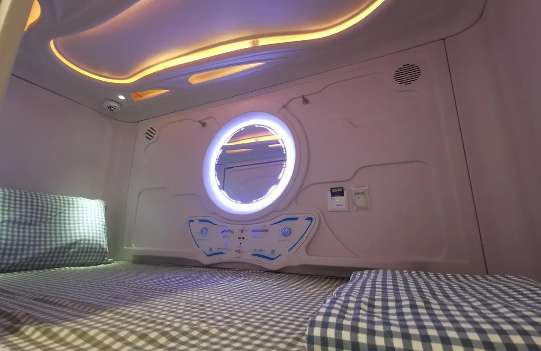 橙舍太空艙 Tw Capsule Hostel-1