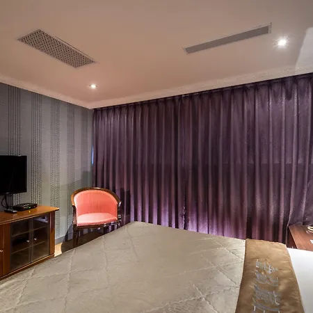 Golden Home Hotel-2