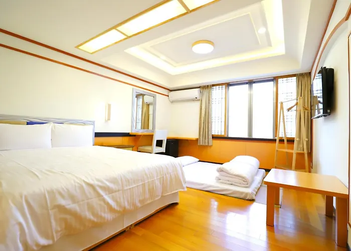 Phoenix Pavilion Hot Spring Hotel Beitou